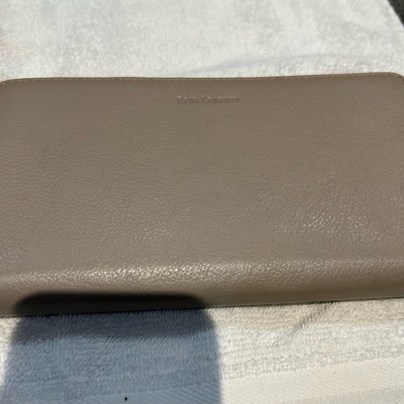 Osprey tote and wallet. - Picture 5 of 6